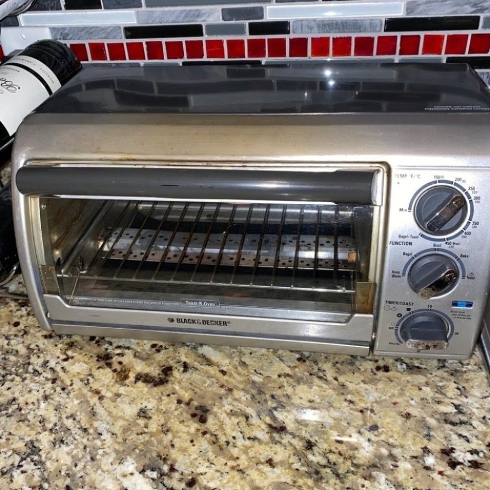 Black and Decker One Rack Toast and Oven Baking